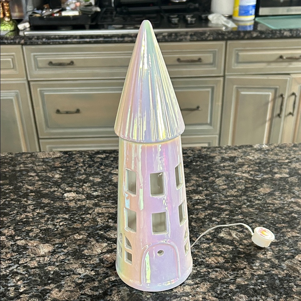 ASHLAND CERAMIC FAIRY HOUSE LAMP   IREDESCENT WHITE LED NWOT